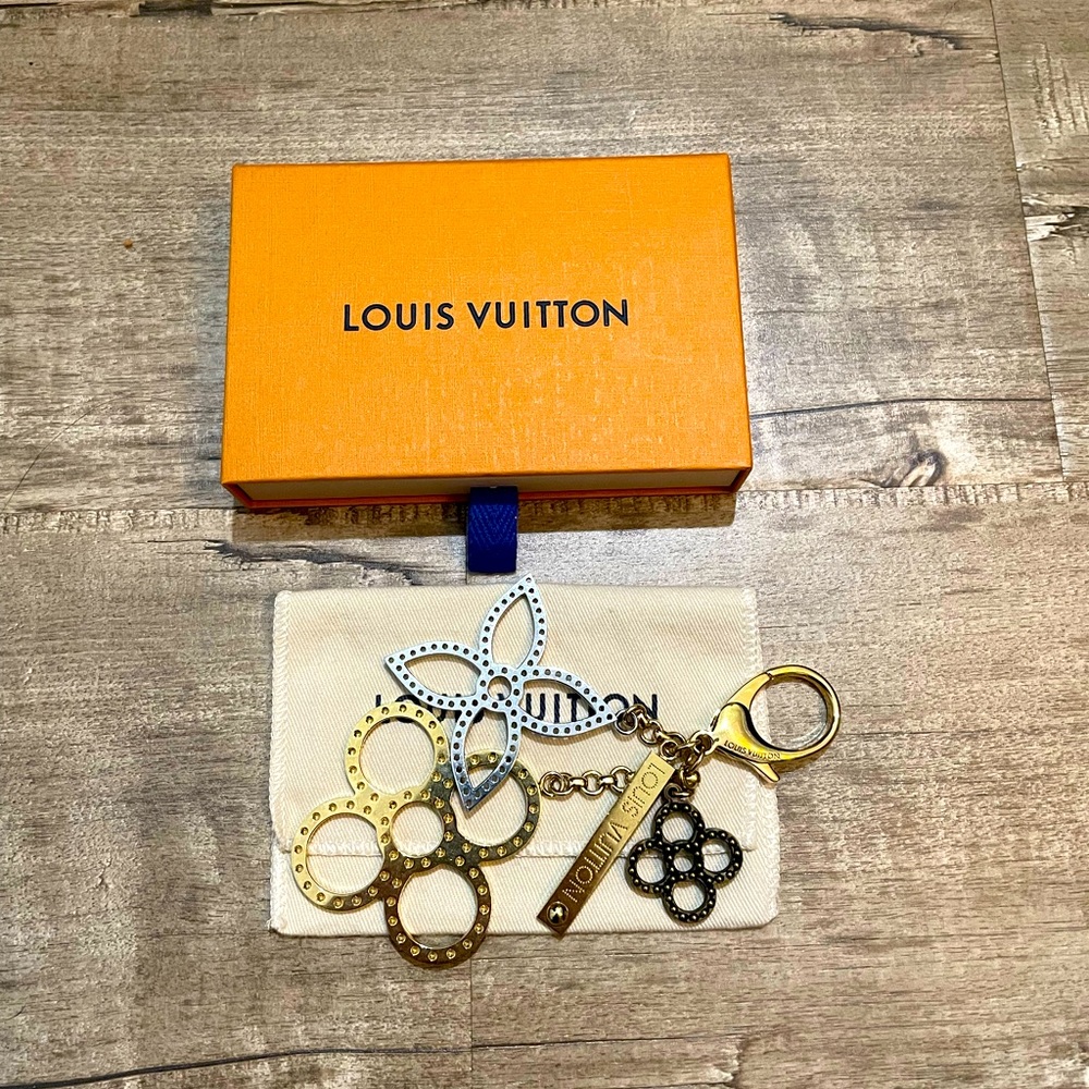 Louis Vuitton Metal Fleurs Key/Bag Charm